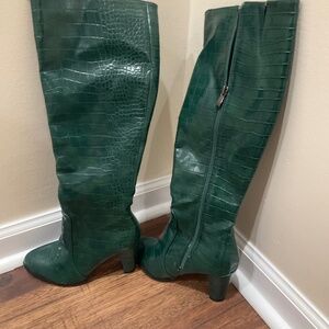 Snake skin boots green 6